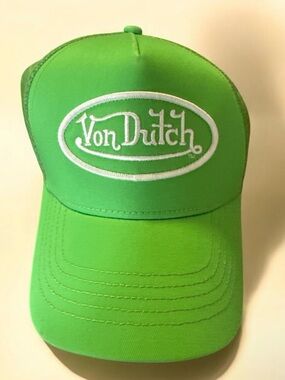 Choose your hat! NY Knicks or Von Dutch